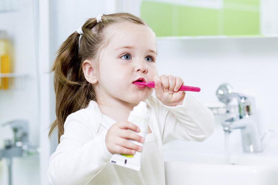 Chăm sóc răng miệng cho trẻ trên 1 tuổi đúng cách